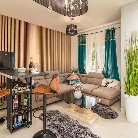 Amazing In With Wifi Apartment *