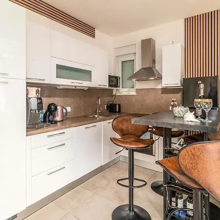 Amazing In With Wifi Apartment