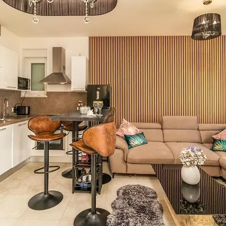 Apartment Amazing In With Wifi Crikvenica