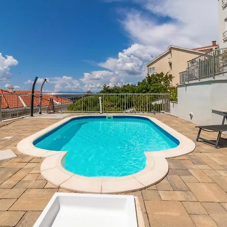 Apartment Amazing In With Wifi Crikvenica